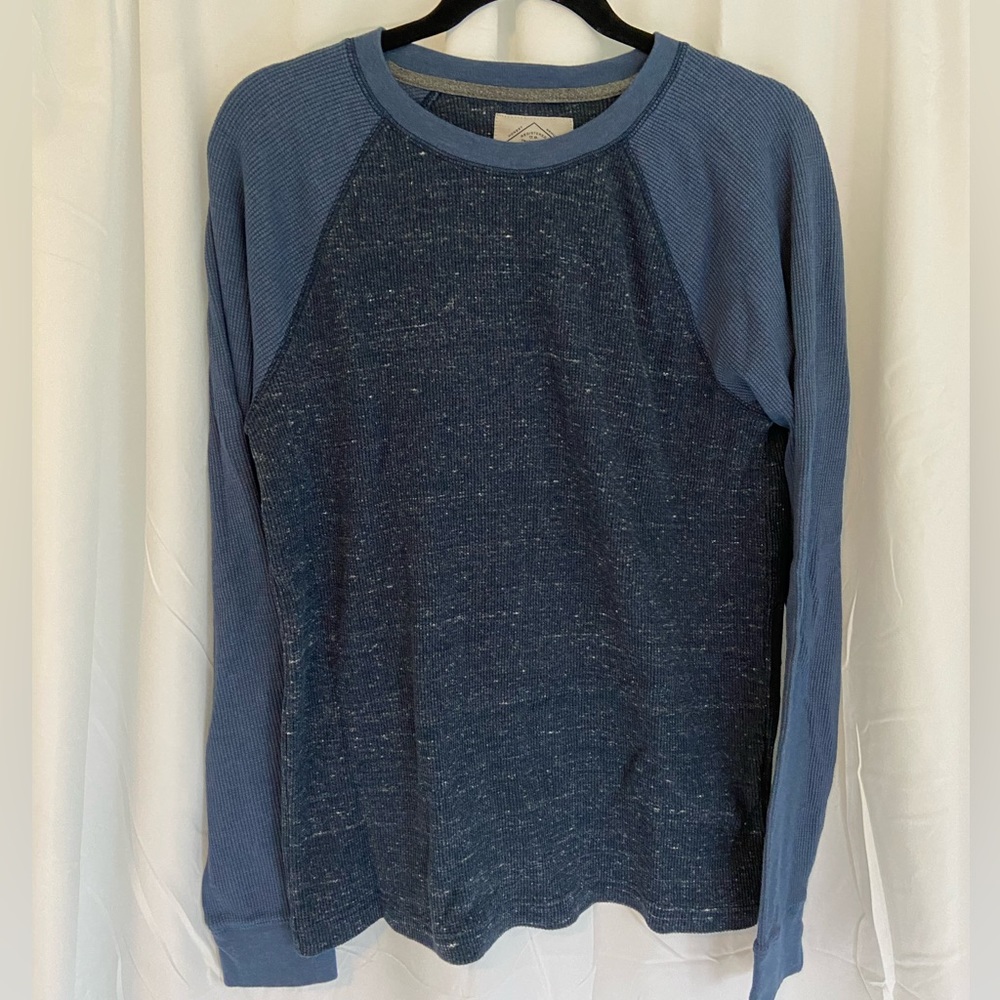 🟢3/$15 Blue Long Sleeve Two Tone Thermal Shirt, Size M